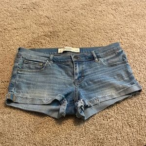 Abercrombie and Fitch size 27 (2)